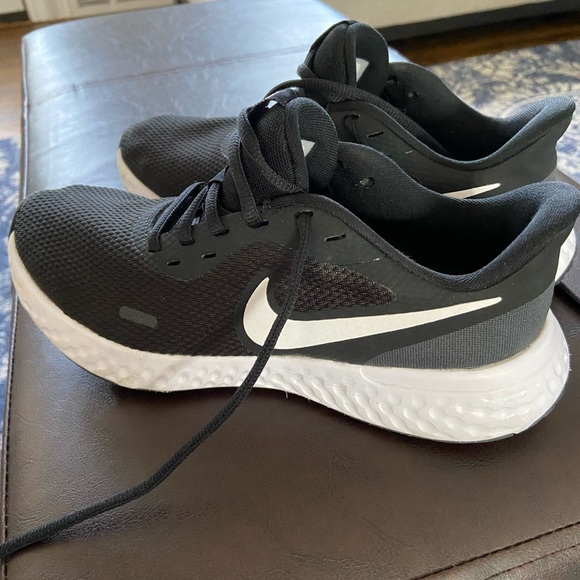 Nike Revolution Sneakers - Picture 4 of 7